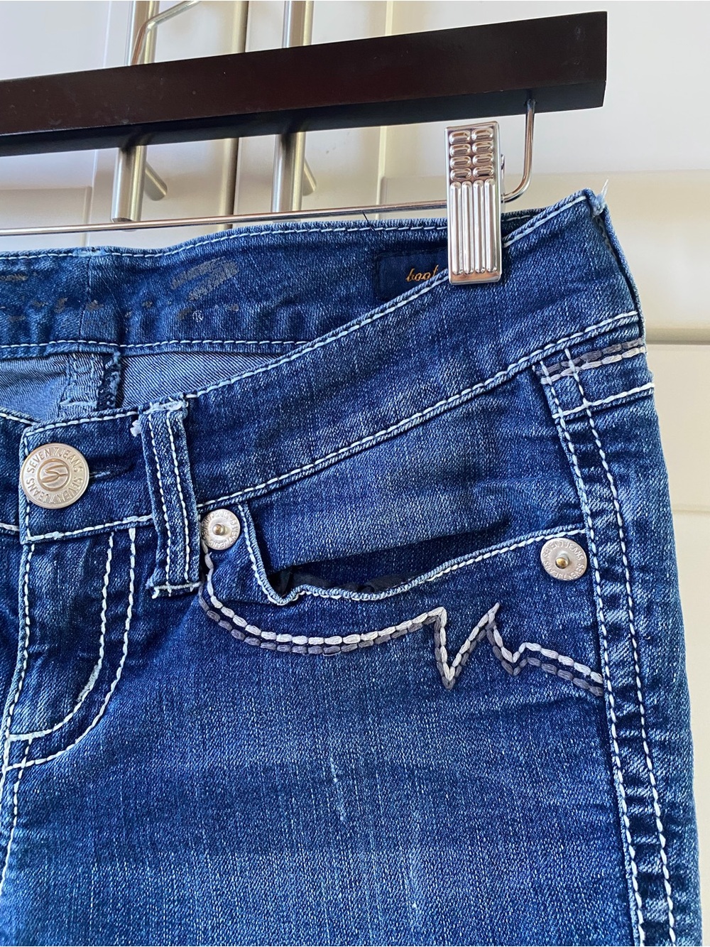 Seven7 Embroidered Pockets Bootcut Jeans View 6